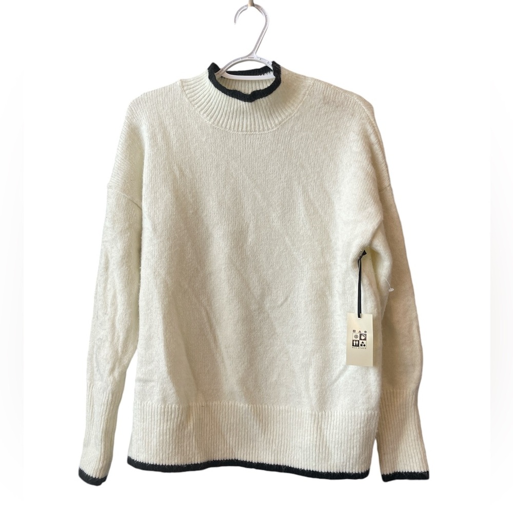 NWT MAX STUDIO FUZZY COZY SWEATER
